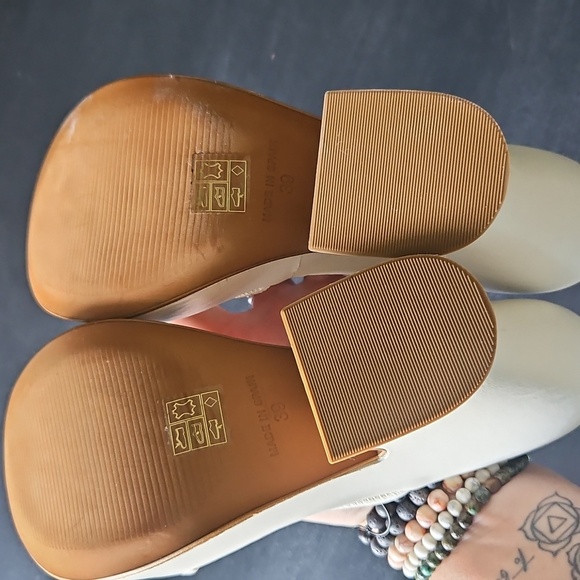 L'intervalle Women's Cream Sandals - Picture 4 of 4